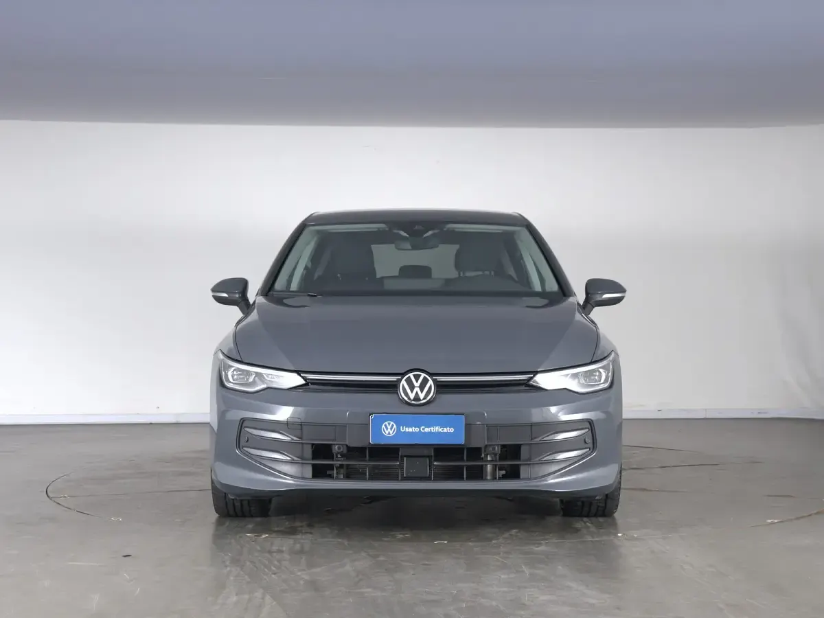 Usata VW Golf VIII Edition 204 CV (150 kW) 2025 Dolphin grey metallizzato Berlina