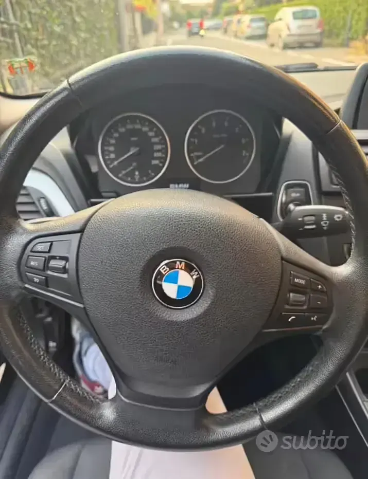 Usata BMW 114 102 CV (75 kW) 2012 Nero Utilitaria
