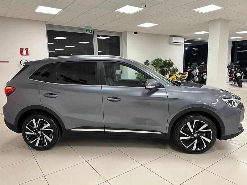 Nuova MG ZS Luxury 101 CV (74 kW) 2025 Grigio Berlina