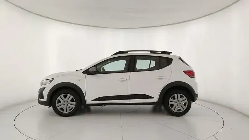 Usata Dacia Sandero Expression 101 CV (74 kW) 2023 Bianco Utilitaria