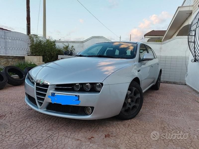 Grigio Usata 2007 Alfa Romeo 159 Station wagon | 600 € (Ottimo prezzo) - Immagine 1/4