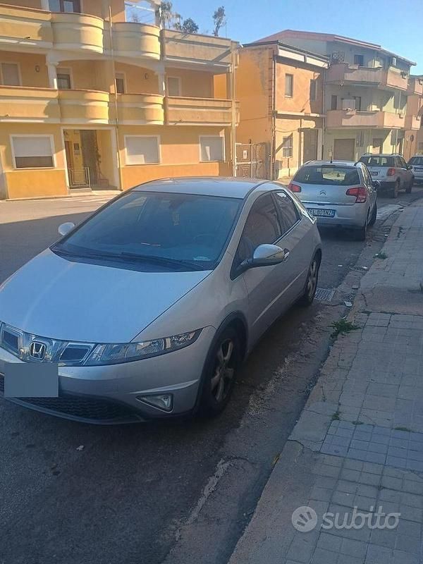 Usata Honda Civic 99 CV (72 kW) 2009 Grigio Berlina