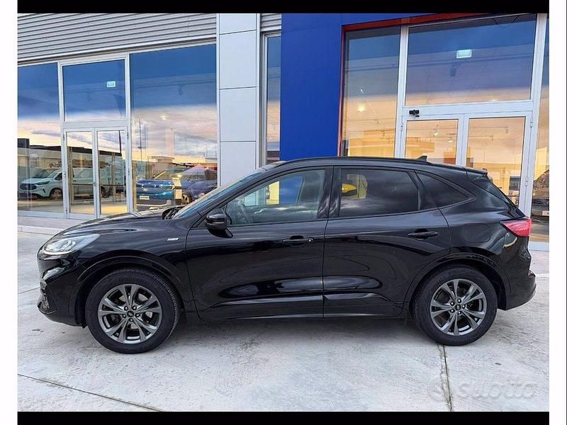 Usata Ford Kuga ST-Line 120 CV (88 kW) 2021 Agate black SUV