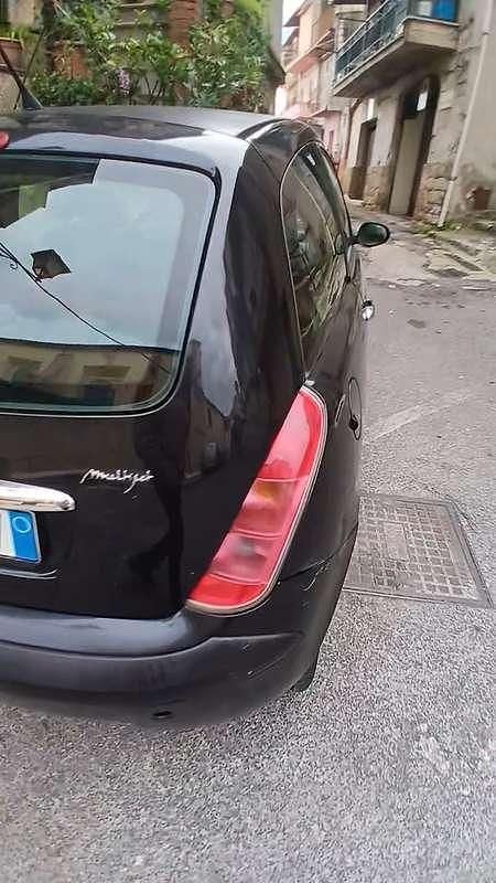 Usata Lancia Ypsilon 69 CV (50 kW) 2004 Utilitaria