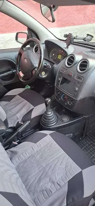 Usata Ford Fiesta Ghia 68 CV (50 kW) 2007 Blu/azzurro Utilitaria