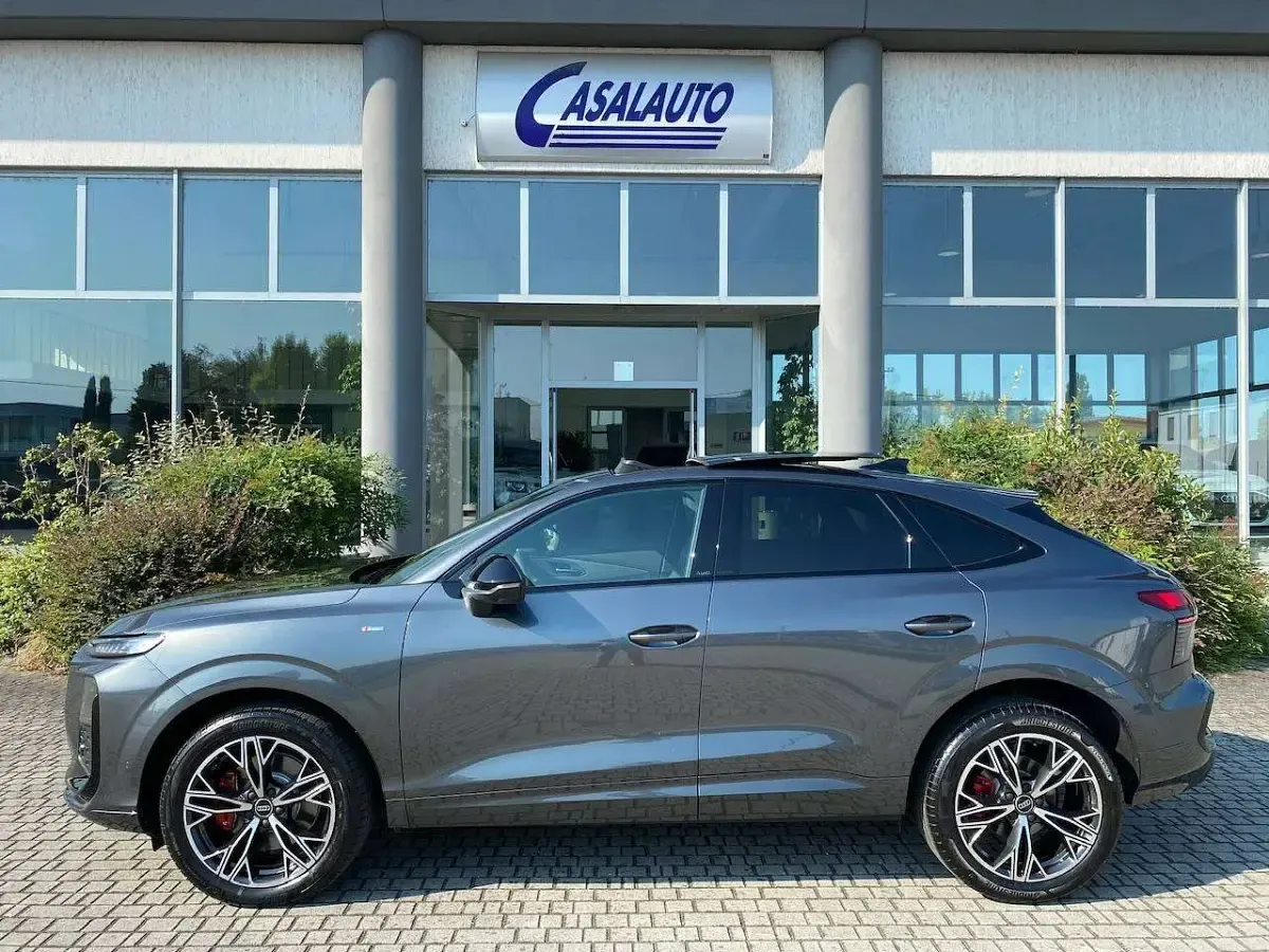 Nuova Audi Q3 Sportback S-Line 204 CV (150 kW) 2026 Grigio daytona SUV