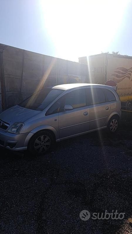 Grigio Usata 2008 Opel Meriva Enjoy Monovolume | 400 € - Immagine 1/4