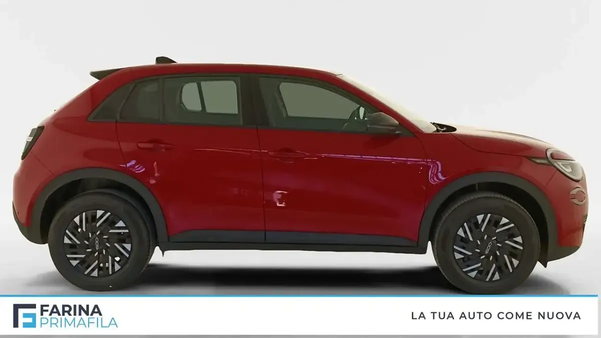 Nuova Fiat 600 Pop 101 CV (74 kW) 2026 Rosso SUV