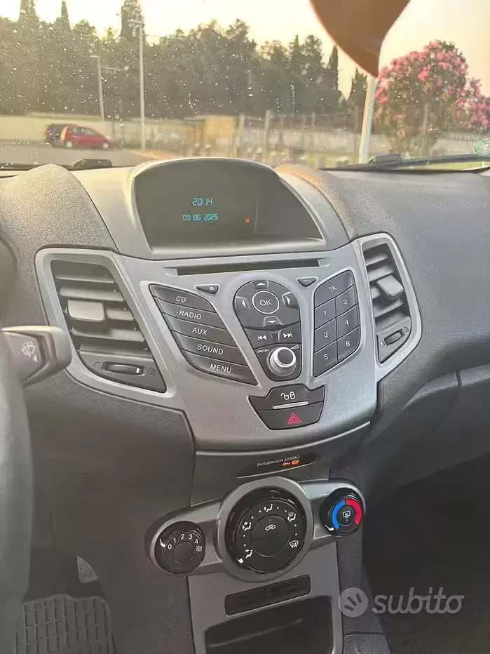 Usata Ford Fiesta 75 CV (55 kW) 2017 Bianco Utilitaria