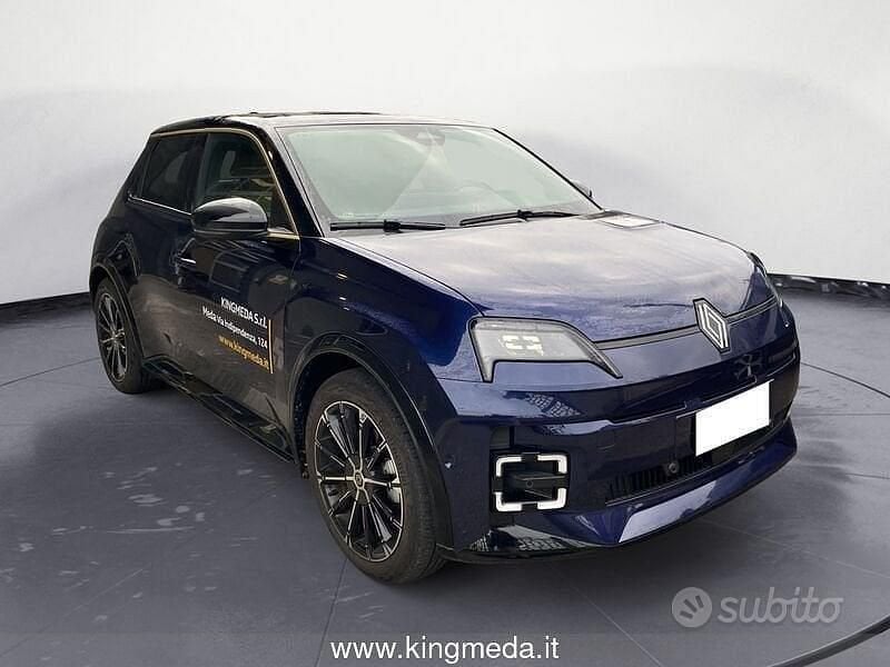 Usata Renault R5 Komfort 77 kW (106 CV) 2024 Blu/azzurro Utilitaria