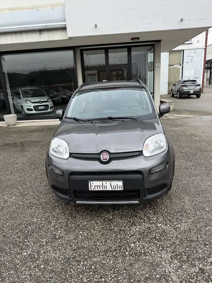 Usata Fiat Panda City Life 69 CV (50 kW) 2022 Grigio scuro Utilitaria