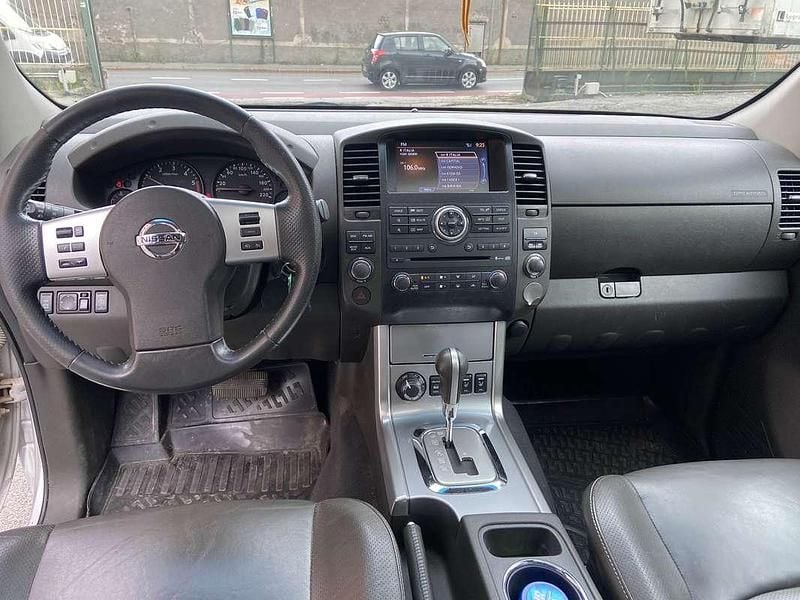 Usata Nissan Navara 190 CV (139 kW) 2010 Argento Pick-up