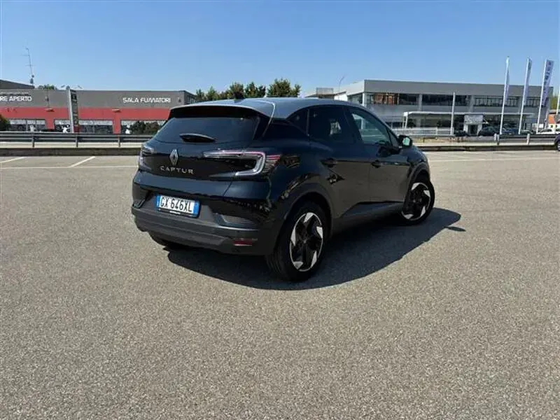 Usata Renault Captur Techno 101 CV (74 kW) 2025 Nero SUV