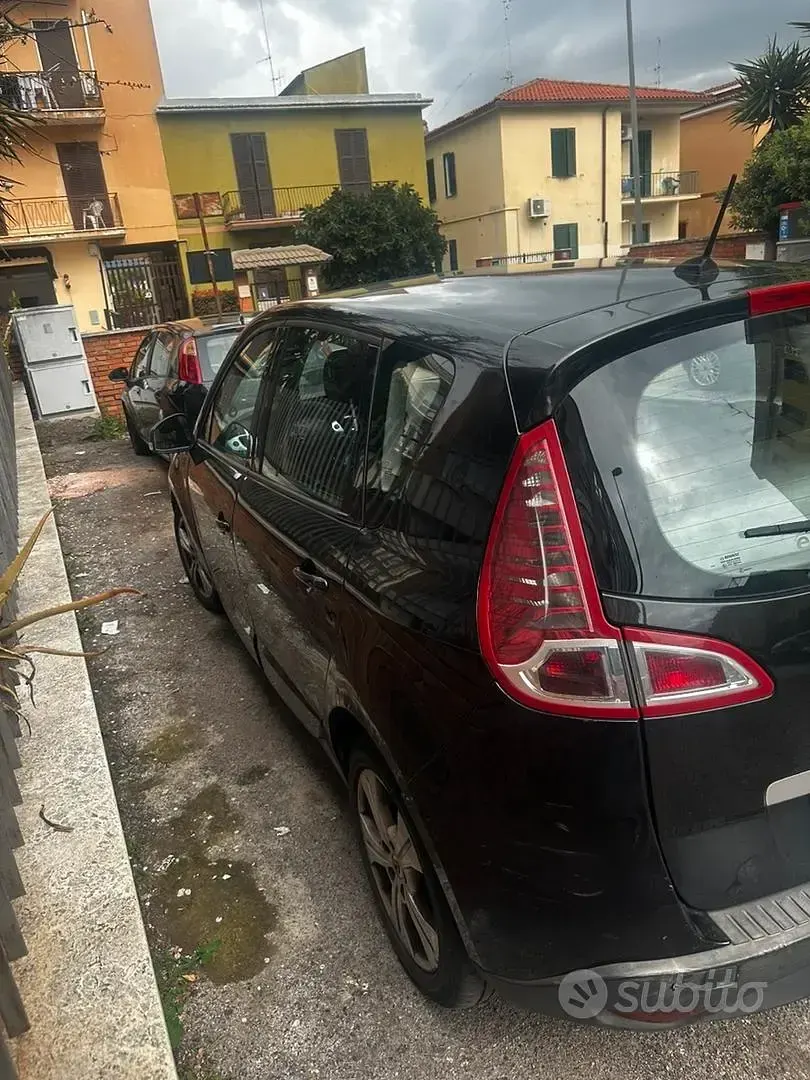 Usata Renault Scénic 110 CV (80 kW) 2010 Nero Monovolume