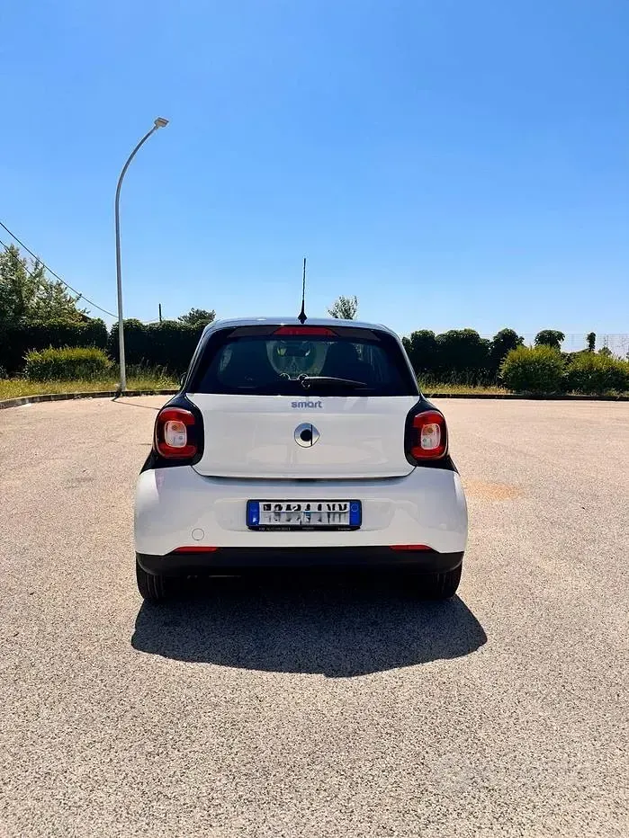 Usata Smart ForFour 71 CV (52 kW) 2017 Bianco Utilitaria