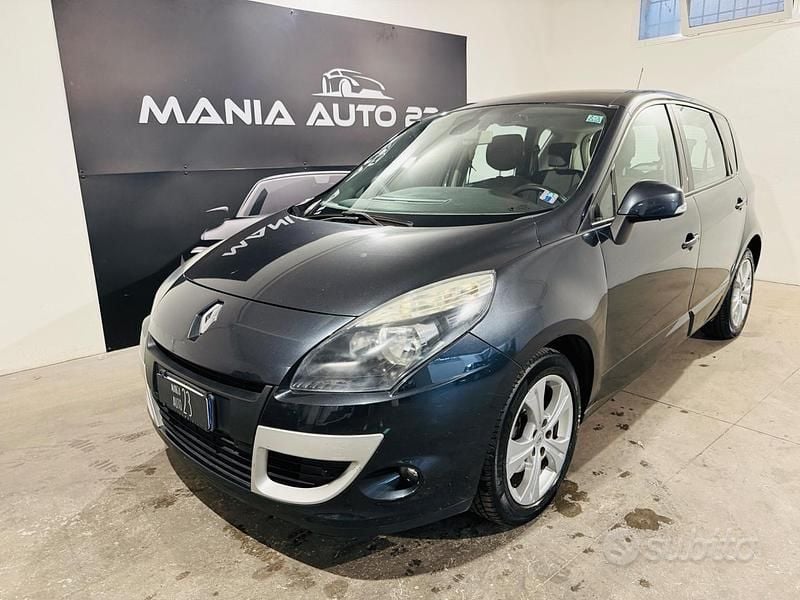 Usata Renault Scénic III 110 CV (80 kW) 2012 Grigio Monovolume