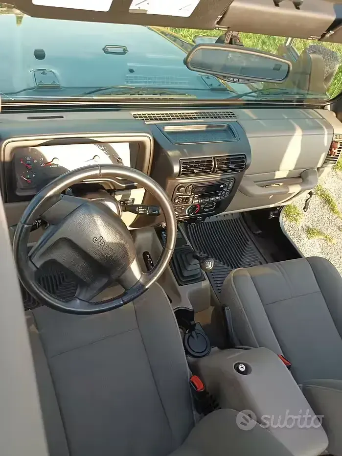 Usata Jeep Wrangler Sahara 177 CV (130 kW) 2003 Verde SUV