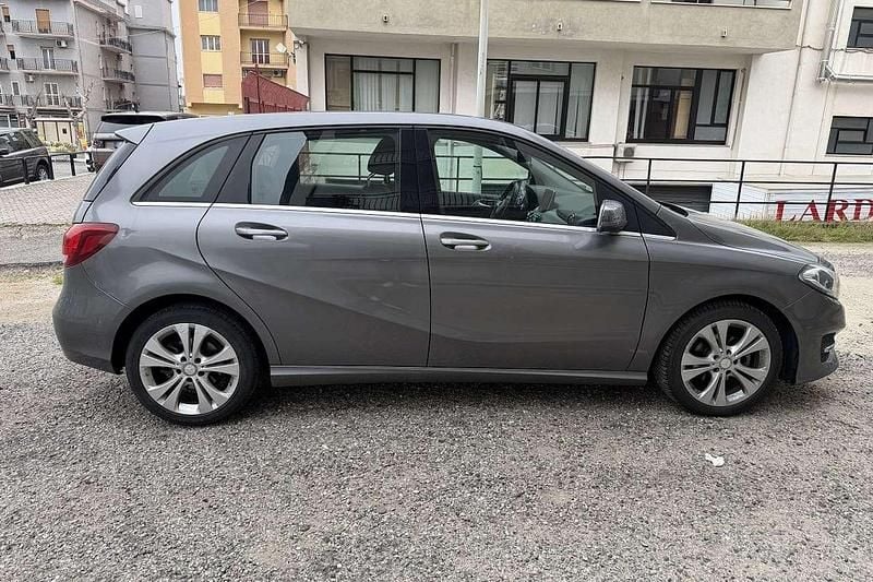 Occasion Mercedes B180 Premium 109 PK (80 kW) 2016 Grijs MPV