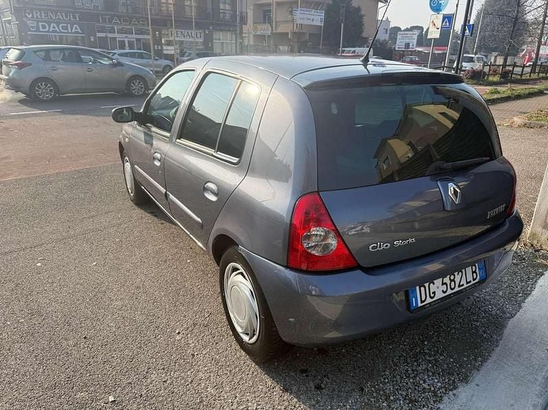Usata Renault Clio II Dynamique 58 CV (42 kW) 2007 Grigio Berlina