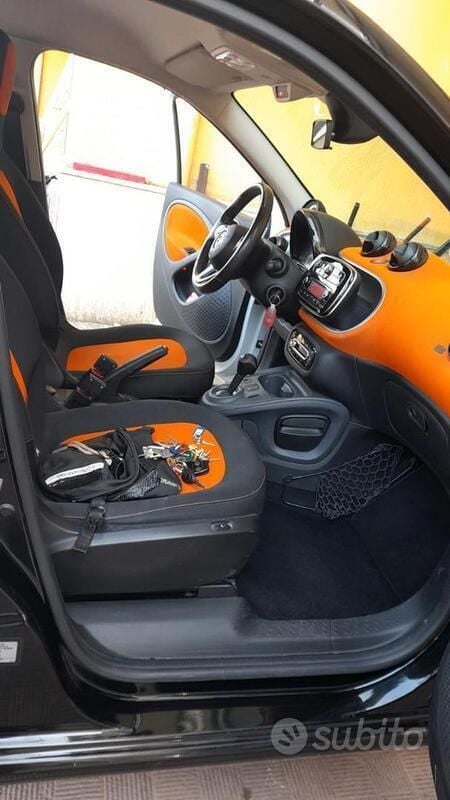 Usata 2018 Smart ForTwo Coupé Utilitaria | 12.500 € - Immagine 1/4