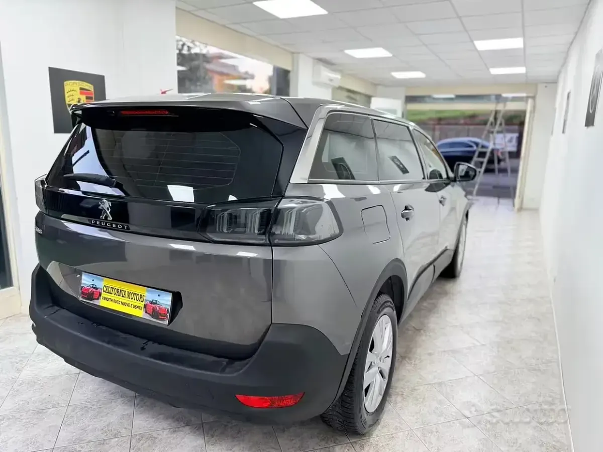 Usata Peugeot 5008 Active 131 CV (96 kW) 2021 Grigio SUV