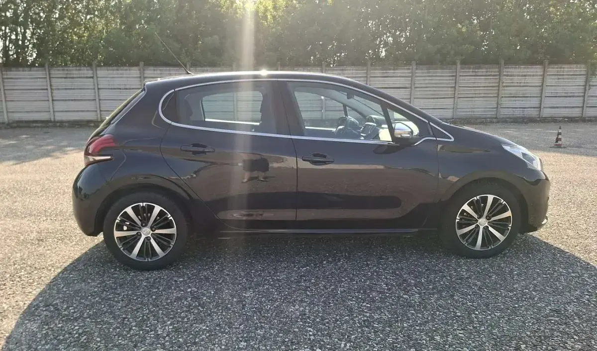 Usata Peugeot 208 Allure 110 CV (80 kW) 2016 Utilitaria