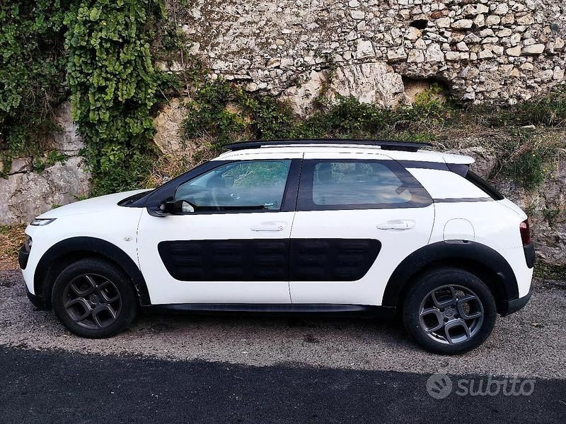 Usata Citroën C4 Cactus 92 CV (67 kW) 2015 Bianco Utilitaria