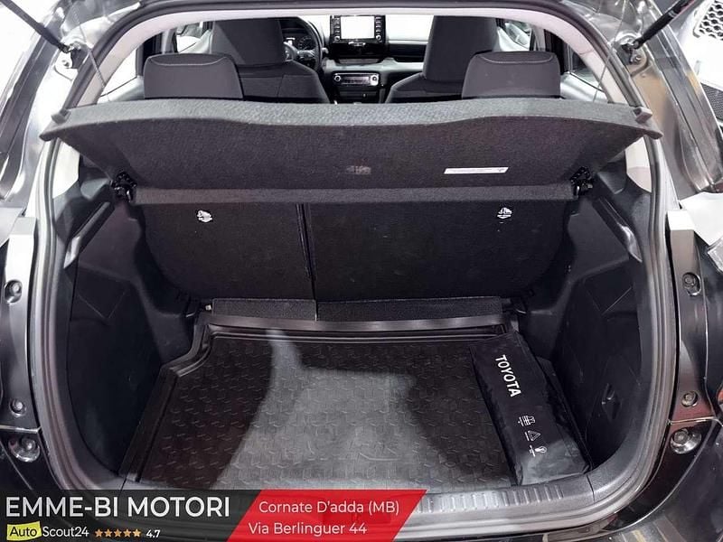 Second-hand Toyota Yaris Hybrid Active 116 CP (85 kW) 2021 Negru Hatchback