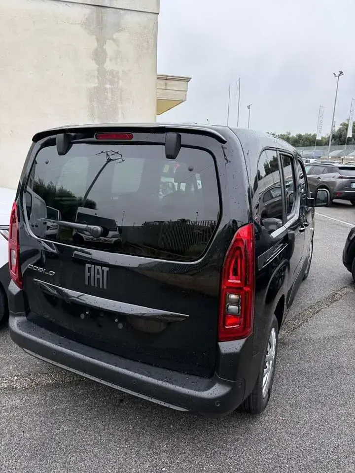 Nouvelle Fiat Doblò Pop 101 ch (74 kW) 2026 Noir Monospace