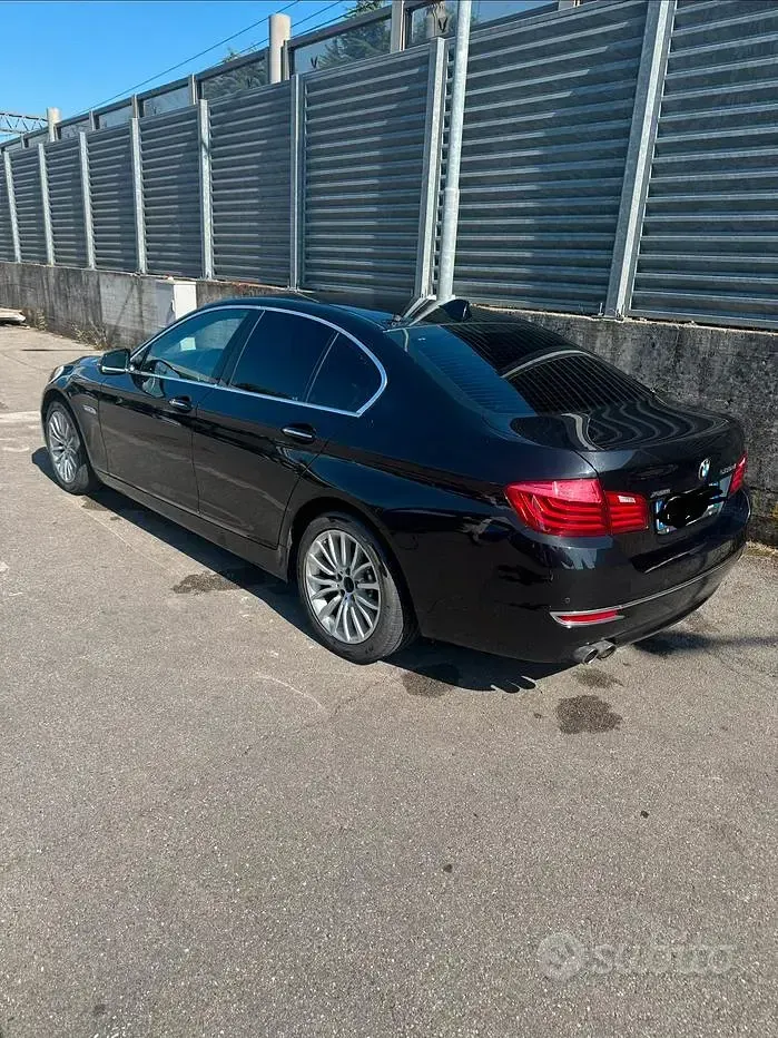 Usata BMW 520 184 CV (135 kW) 2013 Nero Berlina