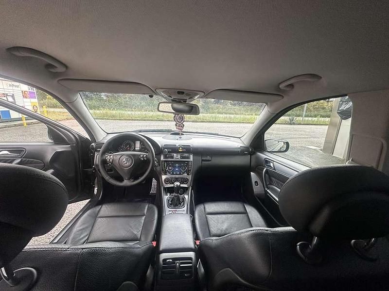 Usata Mercedes C200 Avantgarde 122 CV (89 kW) 2005 Berlina