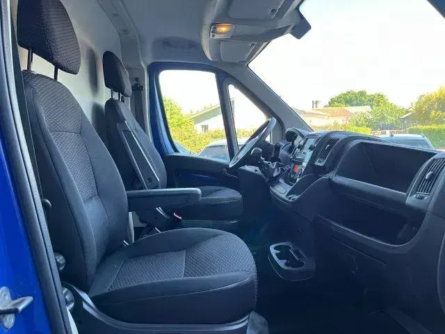 Usata Peugeot Boxer 140 CV (102 kW) 2023 Blu Furgone