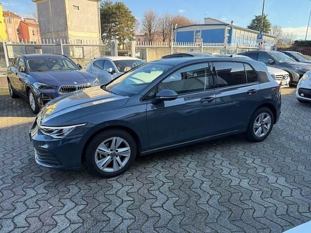 Usata VW Golf VIII Life 130 CV (95 kW) 2021 Grigio