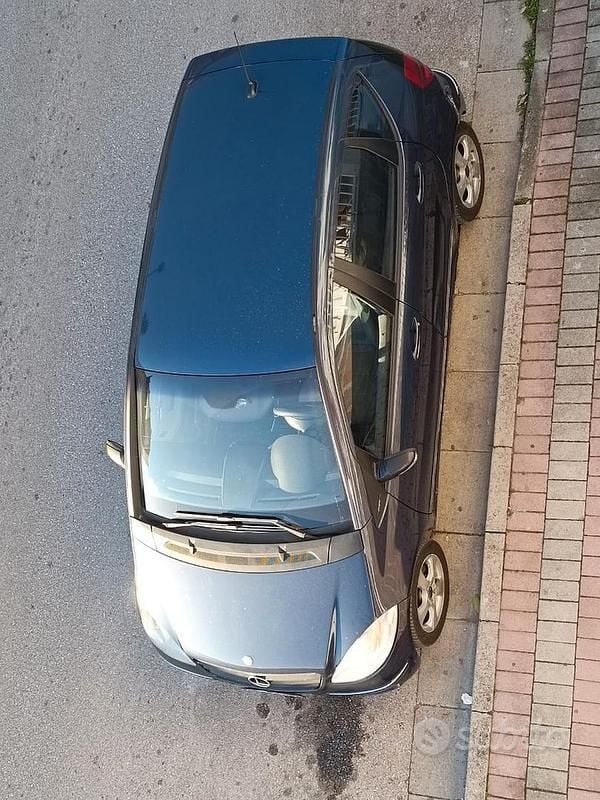 Blu Usata 2006 Mercedes 190 Tre volumi | 1950 € - Immagine 1/4