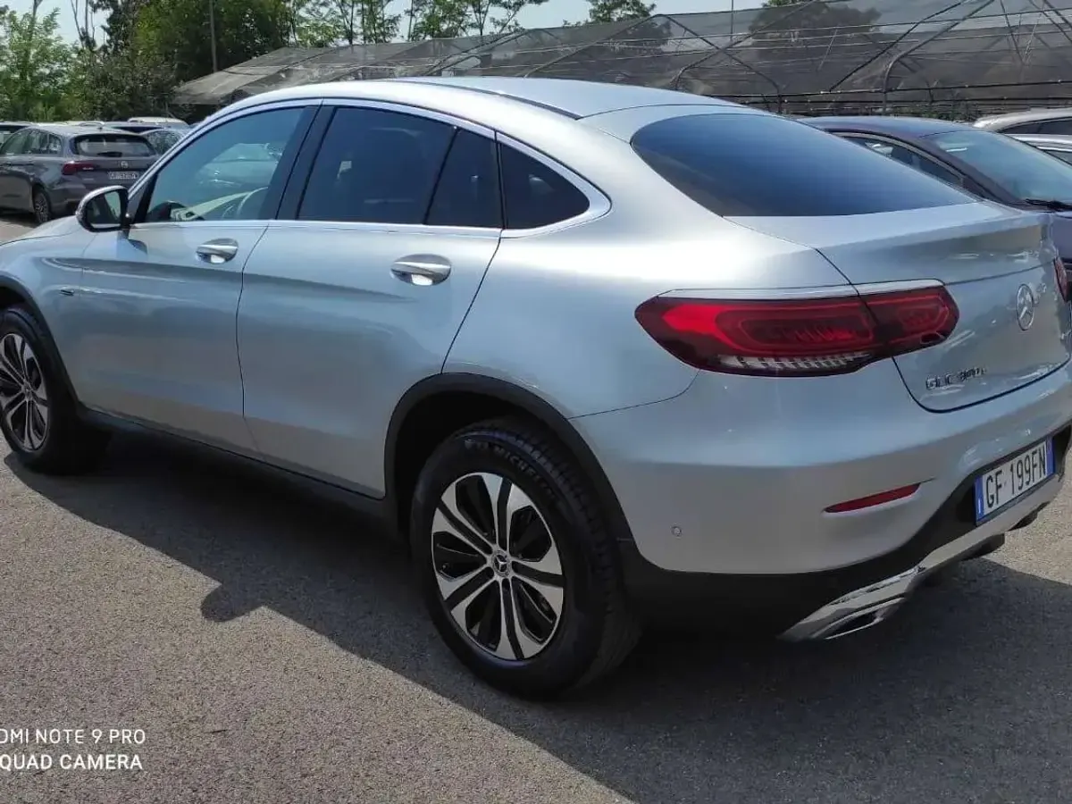 Usata Mercedes GLC300 211 CV (155 kW) 2021 Argento SUV