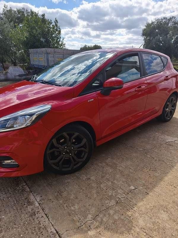 Usata 2017 Ford Fiesta ST-Line Utilitaria | 9000 € (Buon prezzo) - Immagine 1/4