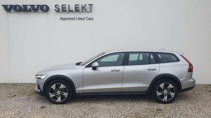 Usata Volvo V60 CC Plus 197 CV (144 kW) 2023 Argento Station wagon