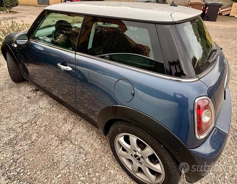 Usata Mini Cooper D 116 CV (85 kW) 2011 Blu Utilitaria