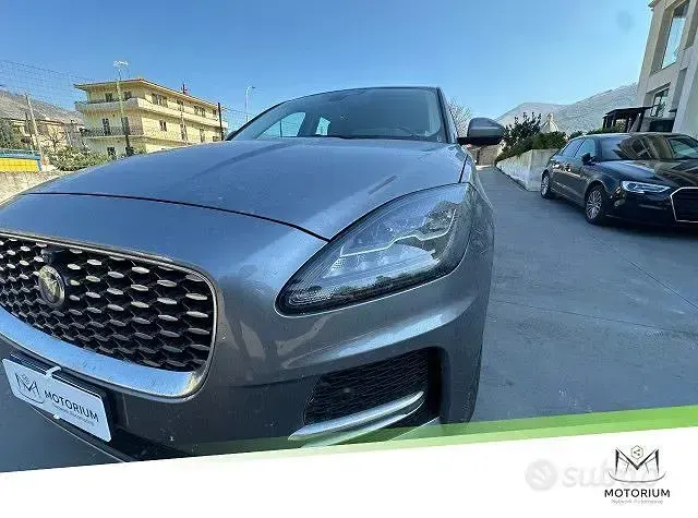 Usata Jaguar E-Pace R-Dynamic 163 CV (119 kW) 2021 Grigio SUV
