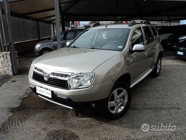 Usata Dacia Duster Lauréate 110 CV (80 kW) 2012 Oro SUV