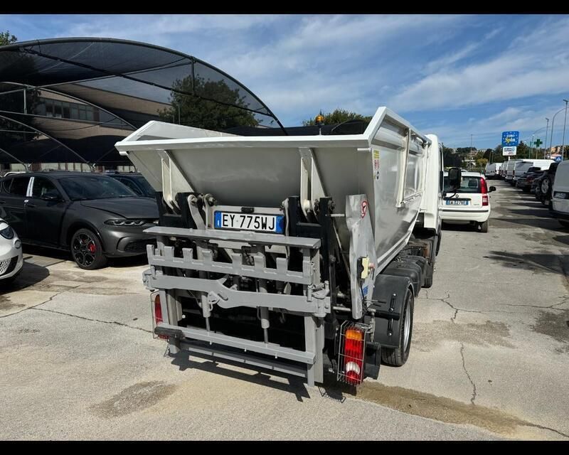 Usata Nissan Cabstar 122 CV (89 kW) 2015 Bianco Pick-up