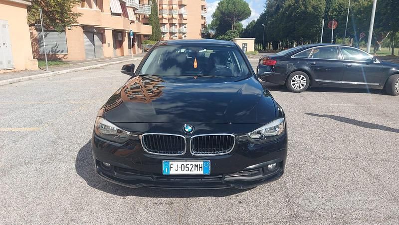 Usata BMW 318 150 CV (110 kW) 2017 Nero Station wagon