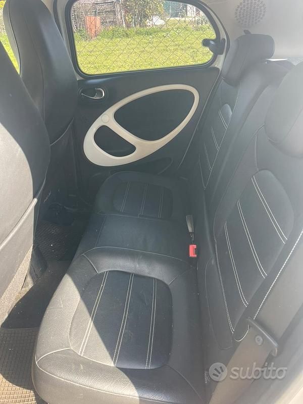 Usata Smart ForFour 2015 Bianco Utilitaria