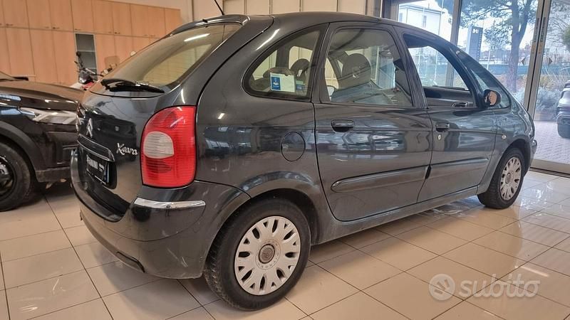 Usata Citroën Xsara Picasso Elegance 109 CV (80 kW) 2007 Grigio Monovolume