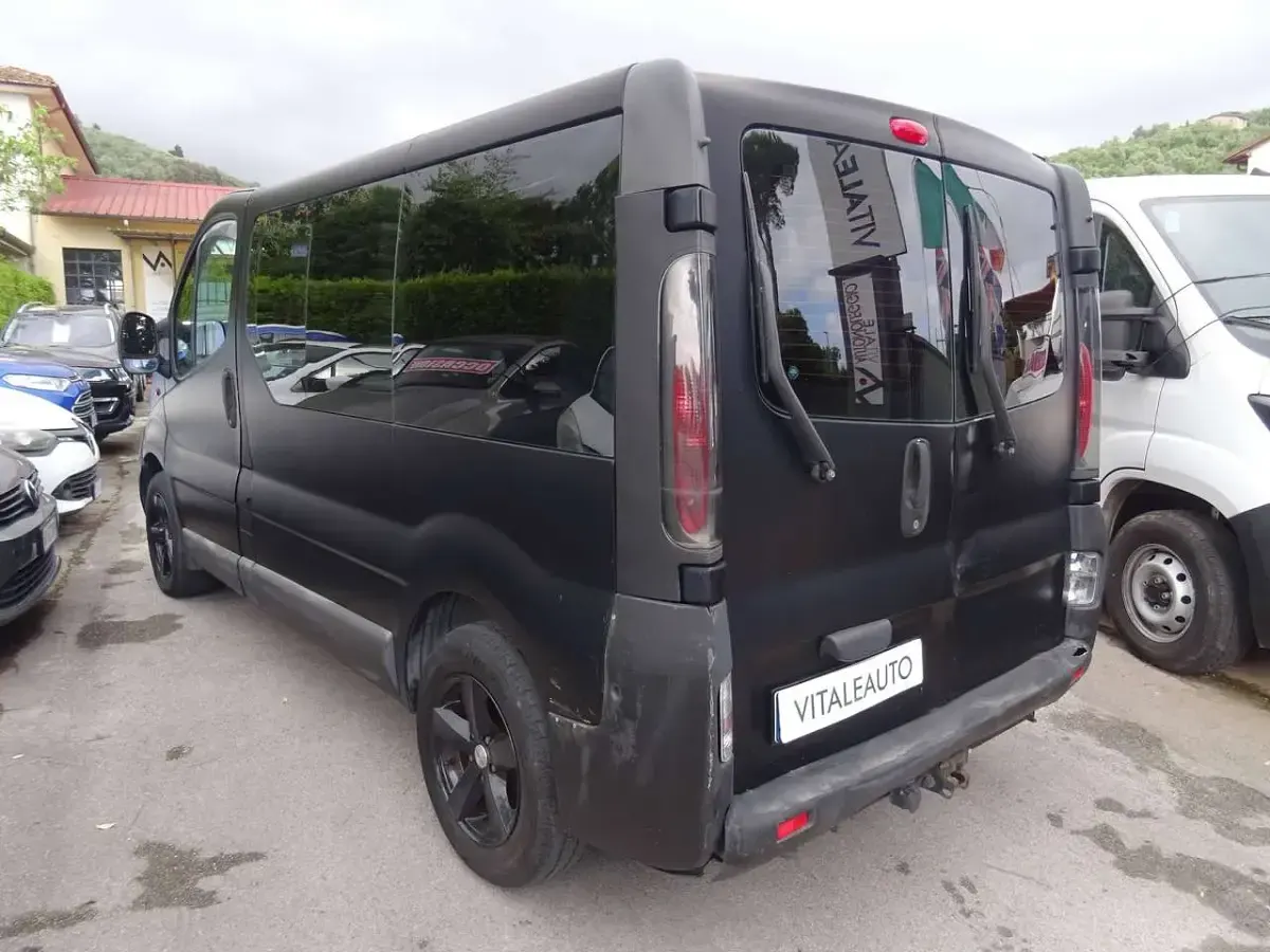 Usata Nissan Primastar 101 CV (74 kW) 2003 Nero Monovolume