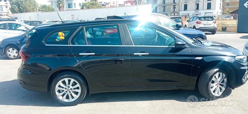 Usata Fiat Tipo Mirror 120 CV (88 kW) 2020 Nero Station wagon