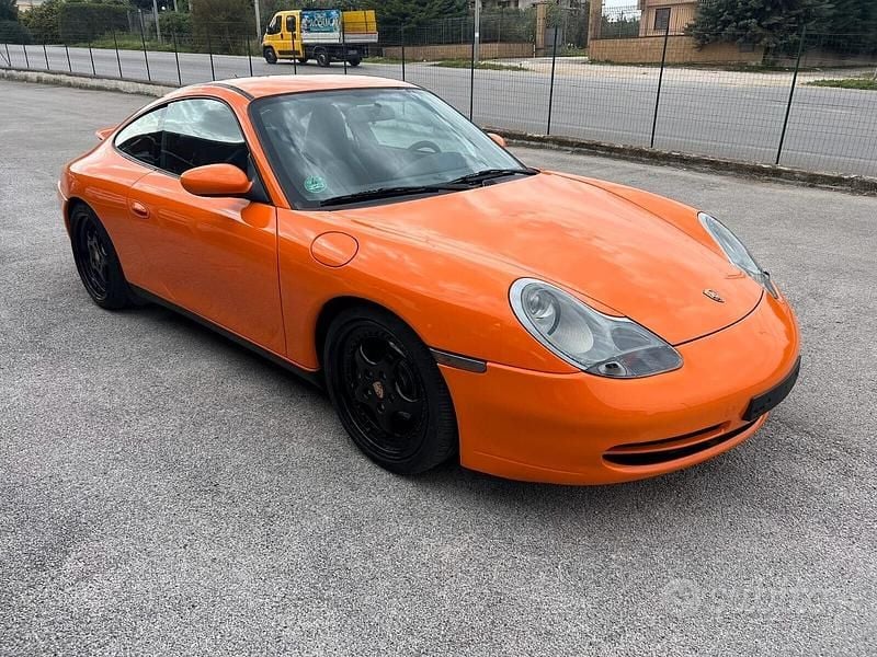 Usata Porsche 911 Carrera 300 CV (220 kW) 1998 Arancione Coupé
