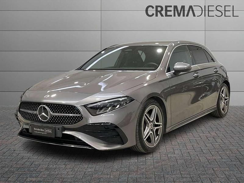 Usata Mercedes A180 AMG Line Premium 116 CV (85 kW) 2023 Grigio Berlina