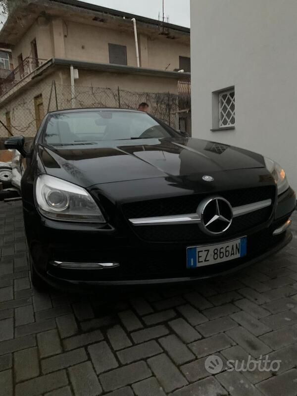 Nero Usata 2011 Mercedes SLK250 Cabrio | 16.500 € - Immagine 1/4