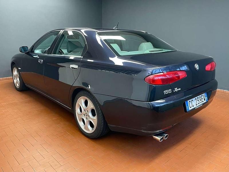 Usata Alfa Romeo 166 Distinctive 220 CV (161 kW) 2002 Blu/azzurro Berlina